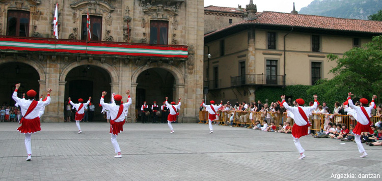 Asamblea de Homenaje en Oñati: sábado 2 de junio