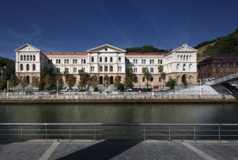 Deusto