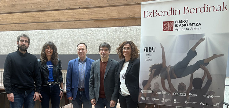 Se presenta EzBerdin Berdinak en Pamplona, una experiencia artística y participativa única para reflexionar sobre la identidad