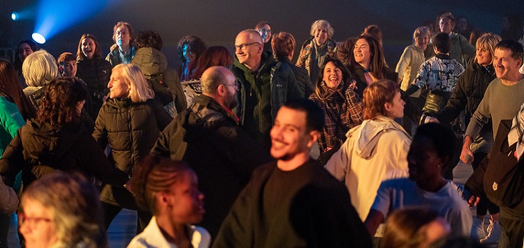 ¿Quieres vivir la experiencia EzBerdin Berdinak? Últimas actuaciones de en Donibane-Garazi, Gasteiz y Donostia