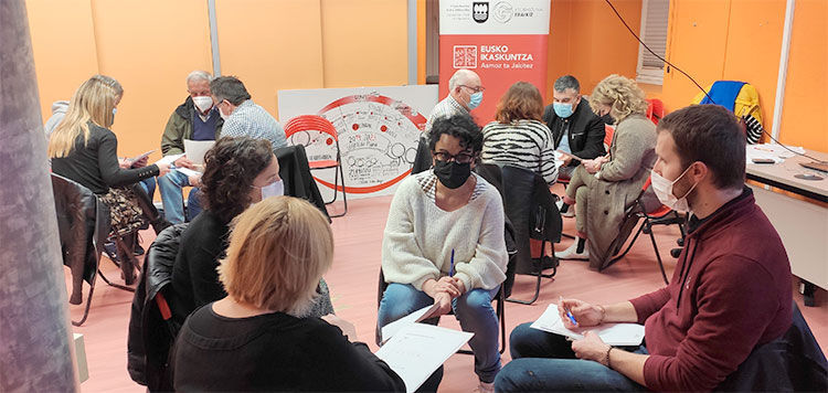 GizarteLAB continúa su camino en Deba y Beasain