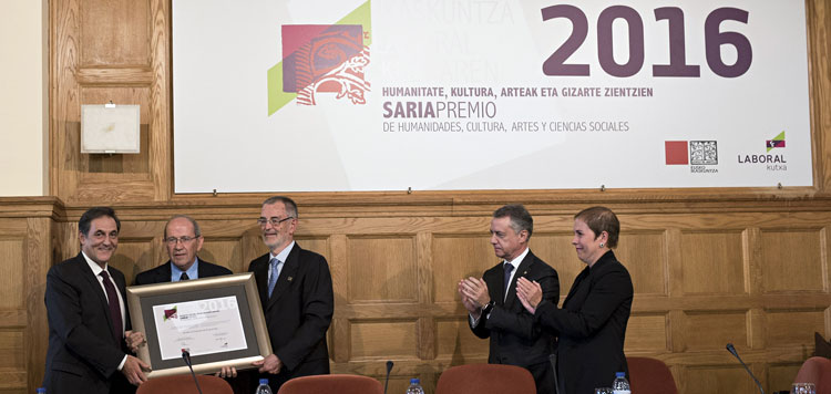 Iñigo Urkullu et Uxue Barkos réunis pour l'hommage à Javier Echeverría
