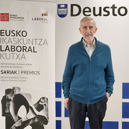 Xabier Etxeberria Mauleón pentsalari etiko eta ekintzaile sozialak irabazi du Eusko Ikaskuntza-LABORAL Kutxa Humanitateen, Kulturaren, Arteen eta Gizarte Zientzien 2025eko Saria