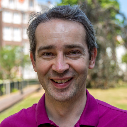 David THUNDER. Universidad de Navarra