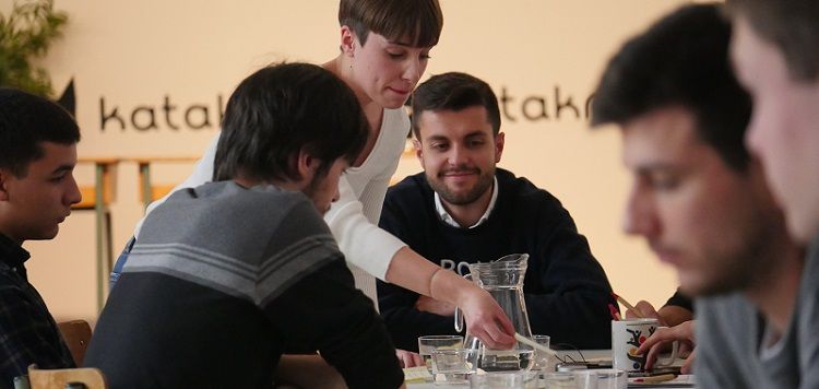 Gazte Agora, batzen diren norabidean