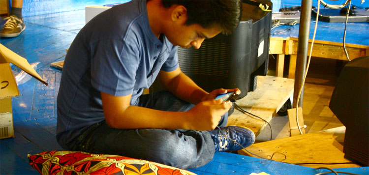 Humanitate digitalak: Jolasten ikasten da