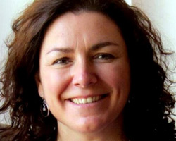 Arantza Echaniz Barrondo / Profesora de la Facultad de Ciencias Sociales y Humanas de la Universidad de Deusto