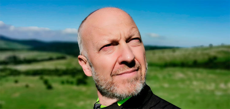 Mikel Aranburu Zudaire / Filosofiako irakaslea eta Eusko Ikaskuntzaren Nafarroako presidenteordea